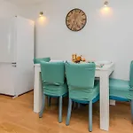 Apartment Gorgeous In *